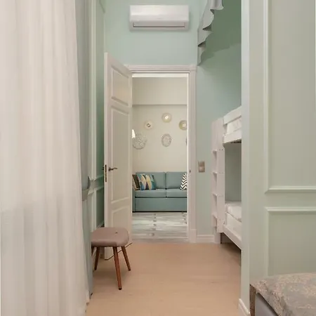 Kate's In Old Apartment *